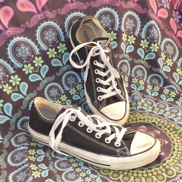 Converse Shoes - Converse Chuck Taylor Low Top Black Womens Size 8